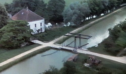 �I�[�v�j���O�V�[��